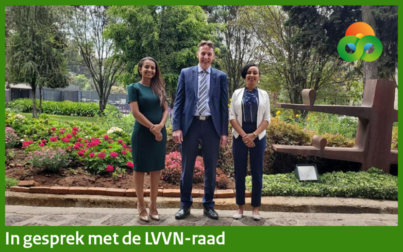 Het LAN team op de Nederlandse Ambassade in Ethiopië, met v.l.n.r. beleidsondersteuner Nablies Hailemarian, LVVN-raad Meeuwes Brouwer en landbouwadviseur Mahlet Dessie