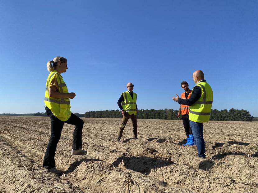 UPF project Rebuild Potato Ukraine in Kyiv Oblast met onder andere Nick Gordiichuk (Agrico), Carolien Spaans en Ralf van de Beek en Julius Seinen (EIA, LVVN) bij hun bezoek aan Oekraine in september 2024