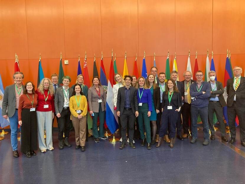 Group foto of the Dutch delegation with Minister van der Wal at COP15